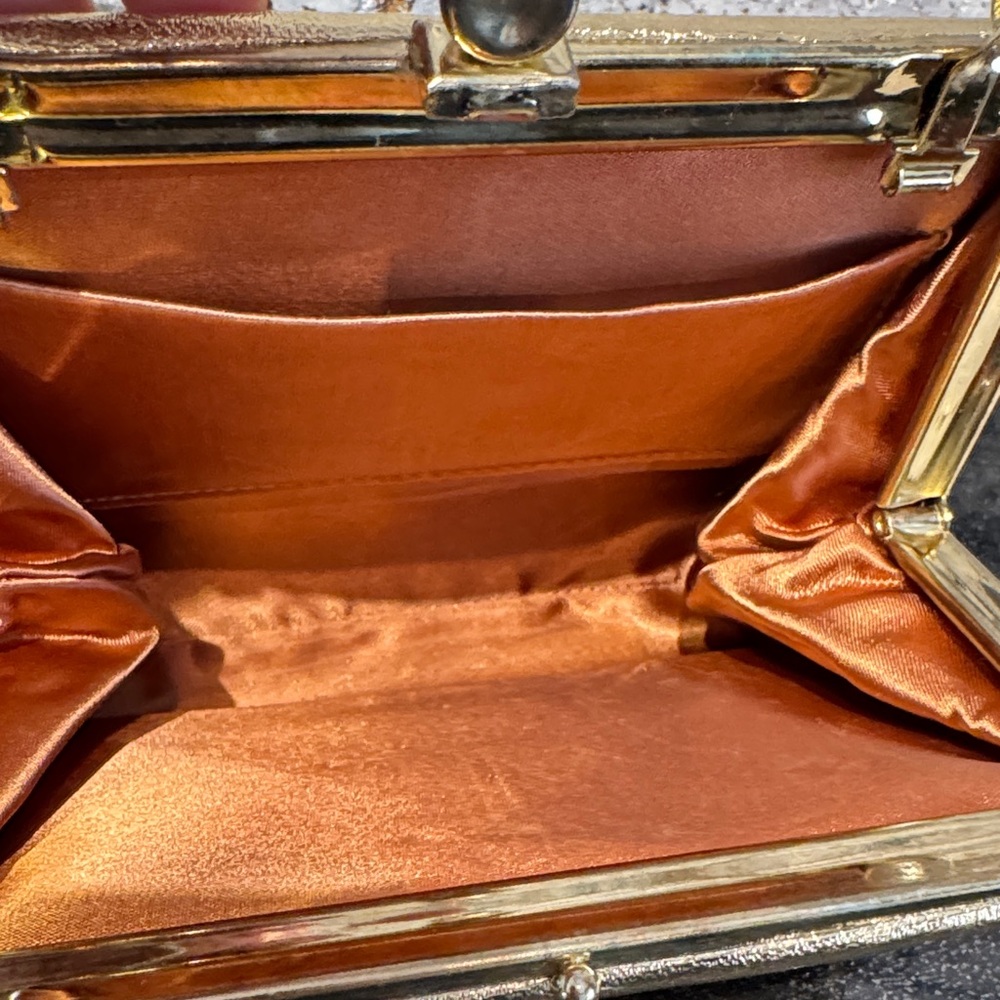 50s Elegant Gold Petite Handbag with Accessories - Picture 2 of 11